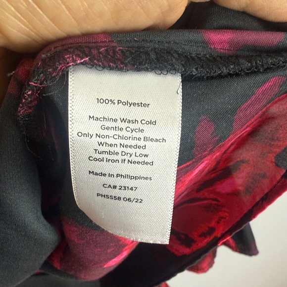 Talbots Black & Pink Dark Floral Rose Ruffle Neck Wrist Romantic Large Blouse - Picture 8 of 9